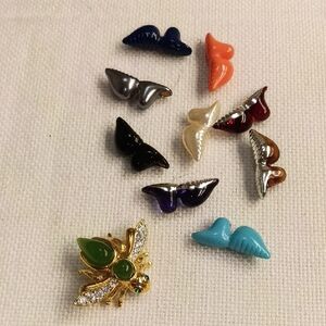 Joan Rivers Bee Brooch Collection W/ 10 Interchangable Bodies Assorted Colors